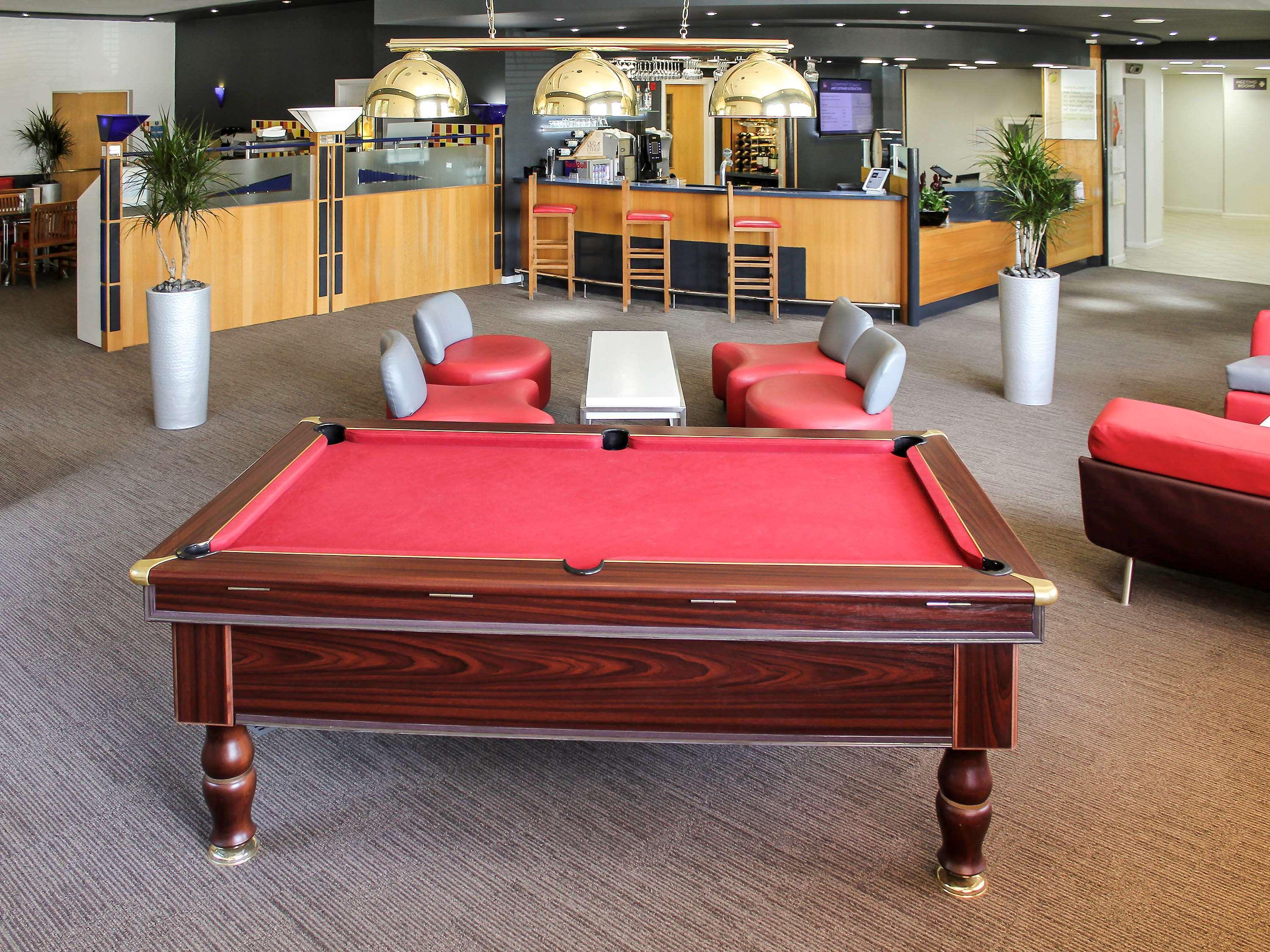 Ibis Cardiff Gate - International Business Park Hotel Eksteriør billede