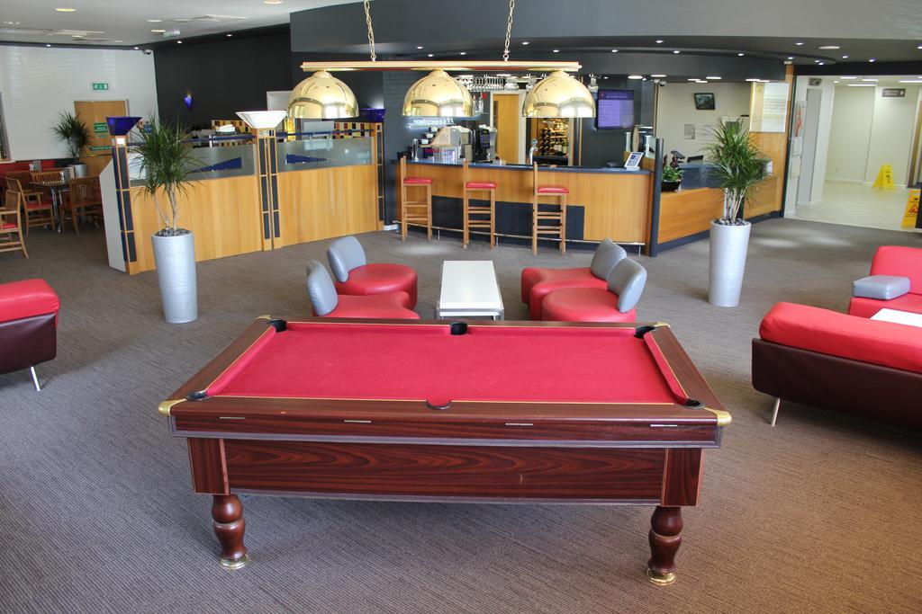 Ibis Cardiff Gate - International Business Park Hotel Eksteriør billede