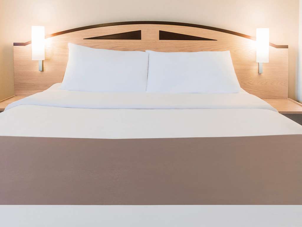 Ibis Cardiff Gate - International Business Park Hotel Værelse billede