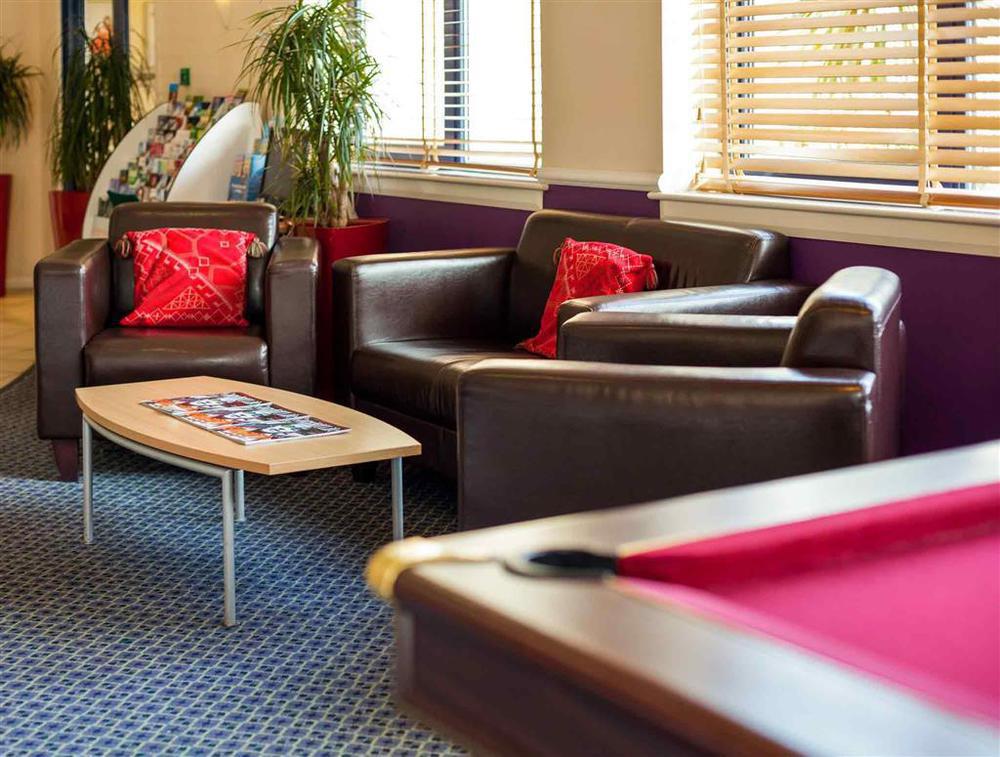 Ibis Cardiff Gate - International Business Park Hotel Eksteriør billede