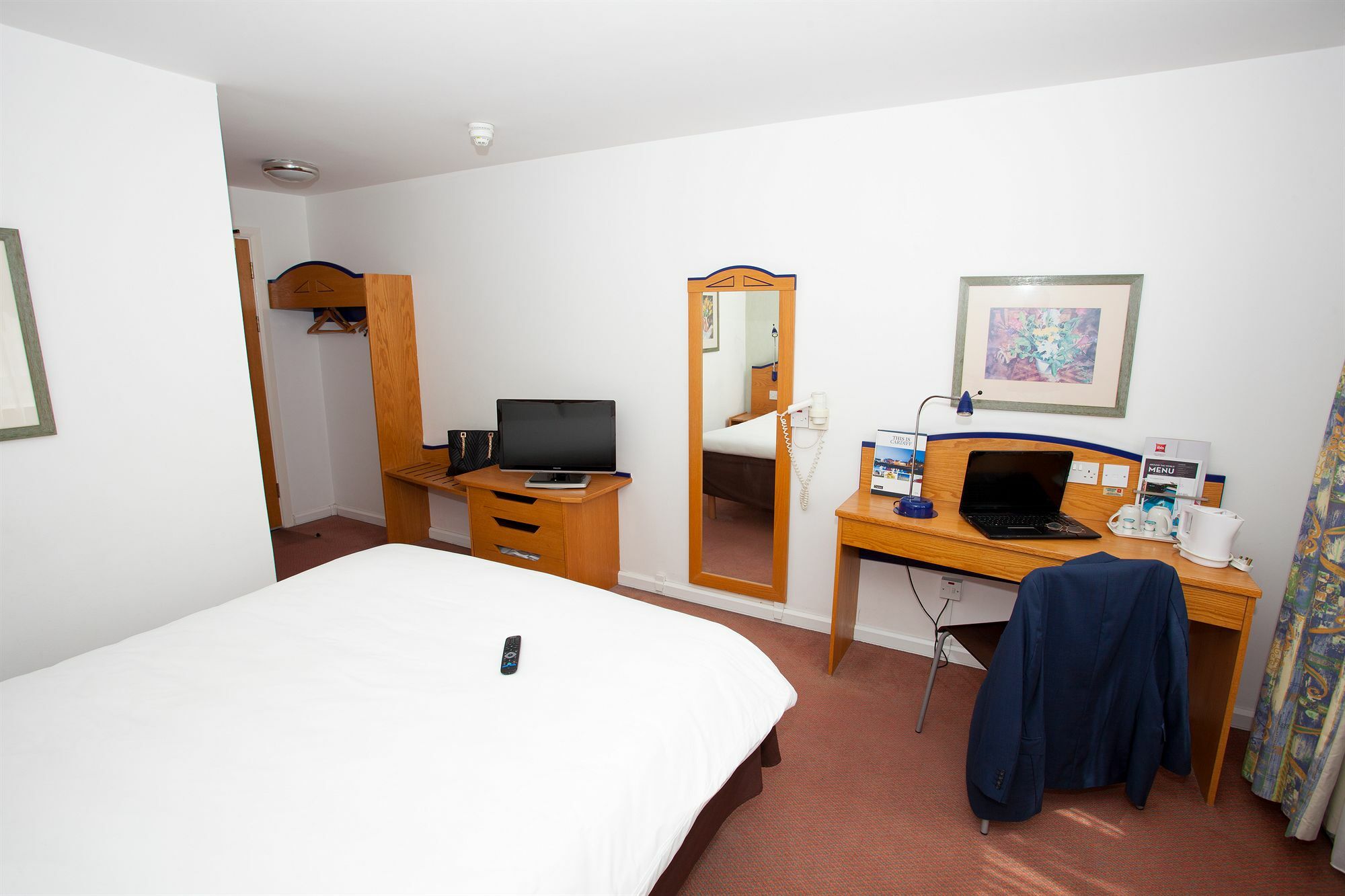 Ibis Cardiff Gate - International Business Park Hotel Eksteriør billede