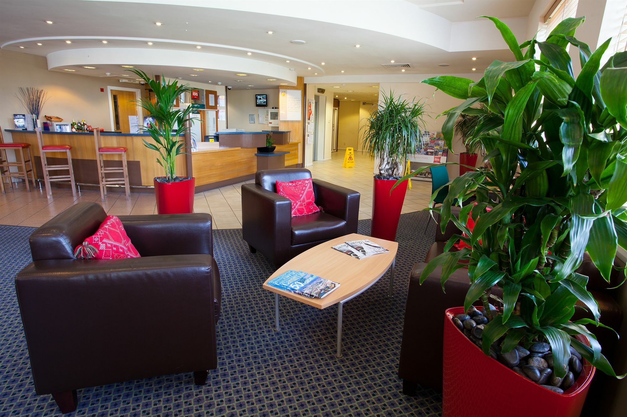 Ibis Cardiff Gate - International Business Park Hotel Eksteriør billede
