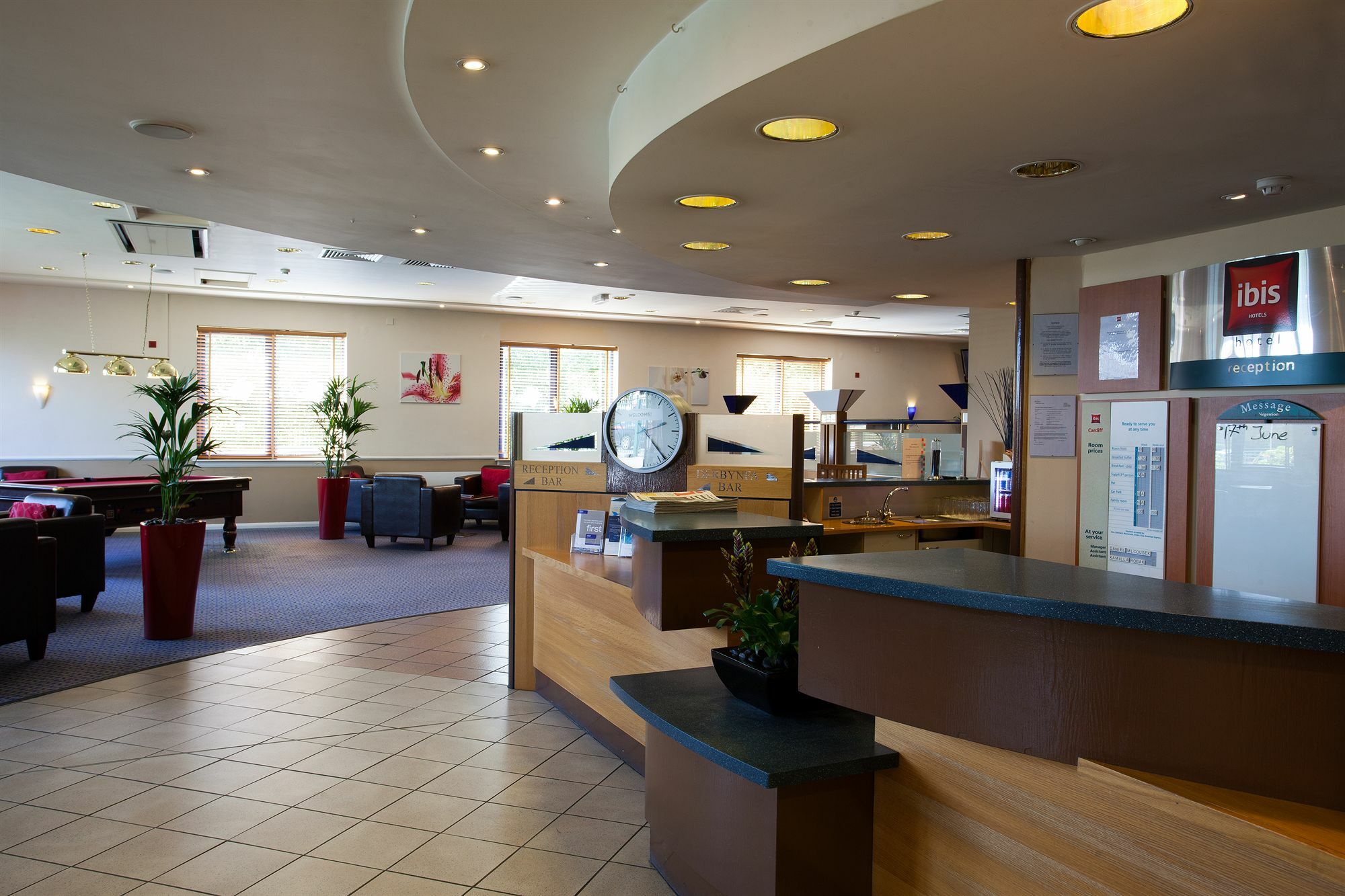 Ibis Cardiff Gate - International Business Park Hotel Eksteriør billede