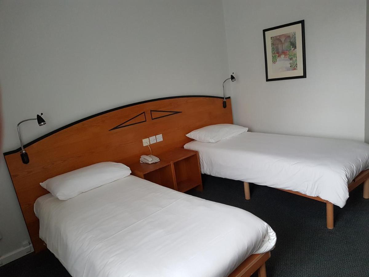 Ibis Cardiff Gate - International Business Park Hotel Eksteriør billede