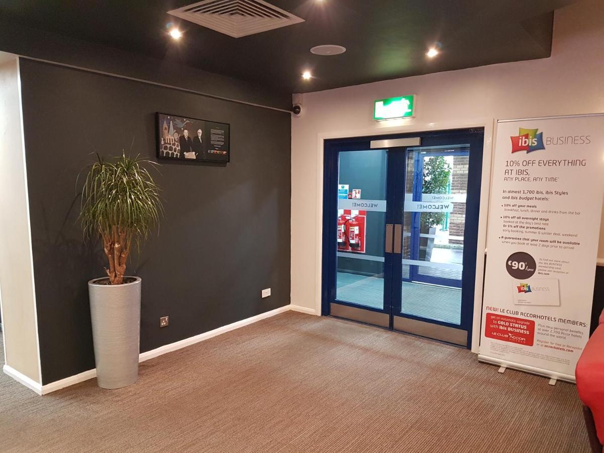 Ibis Cardiff Gate - International Business Park Hotel Eksteriør billede