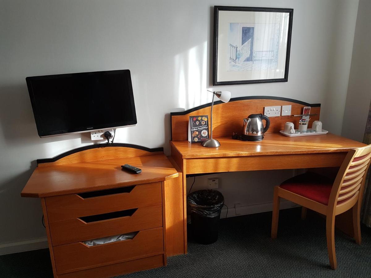 Ibis Cardiff Gate - International Business Park Hotel Eksteriør billede